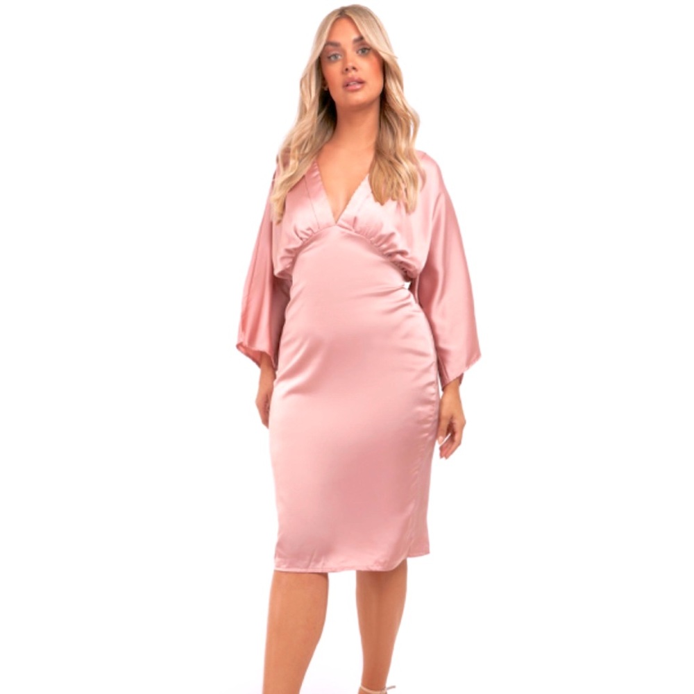 BOOHOO Plus Satin Pleated Batwing Dress in Rose